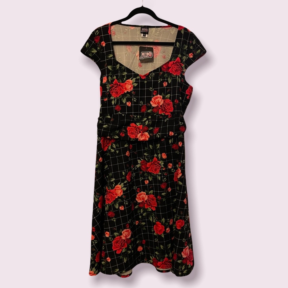 NWT Retrolicious Flower Dress